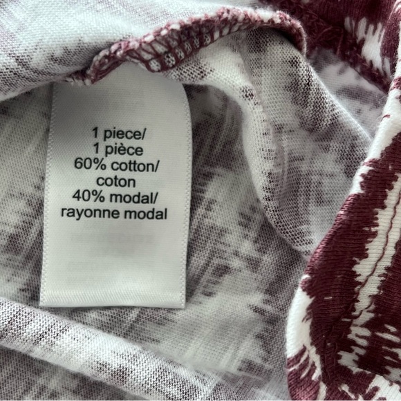 Maurices Women's Zigzag Patterned Top - Maroon and White / Size Medium - Picture 7 of 9